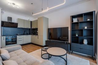 Minimalist Apartment by Blvd 44B8 - Free Parking - 2