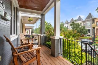 Sojourn Sleek 3BD in the Heart of Capitol Hill - 0