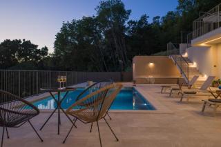 Twin Lakes Residence - 1