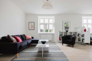 Lovely Spacious Apartment By The Lakes - 8
