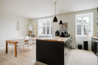 Lovely Spacious Apartment By The Lakes - 6