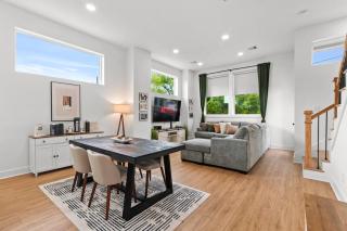Rachel Townhome located Near Downtown & The Heights - 7