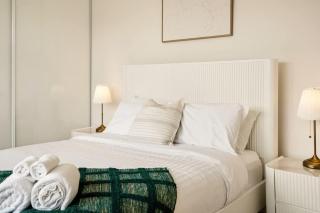 5BR Family Home Mins to Scarborough Beach - 1