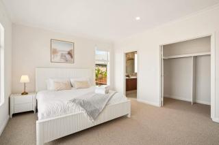 3BR Family Home Near Scarborough Beach Perth - 1