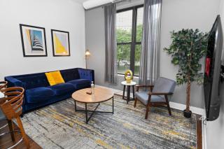 Cozy Chicago Smoke Ok 3BR Suite Near McCormick - 0