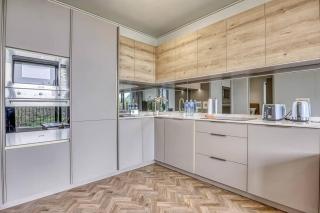 261 One Rosebank Executive Apartments - 1