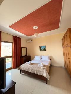Chalet Qeparo - 1