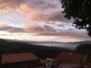 Cozy Retreat with Pool and Stunning Views in Gattaia - 2