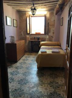 Spacious House in Llano de Bureba with Fireplace & Mountain View - 8