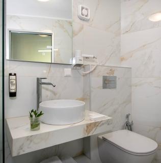 Atrion Resort Hotel - 9