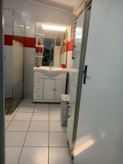 Appartement spacieux à Sainte-Anne avec piscine partagée. - 3