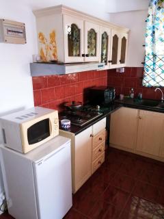 Enchanting Bungalow in Chemin Grenier with Jacuzzi and Garden - 3