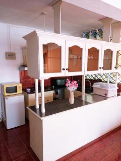 Enchanting Bungalow in Chemin Grenier with Jacuzzi and Garden - 2