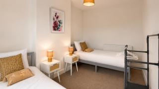 Cosy Treforest Terrace | Near University & Station - 3