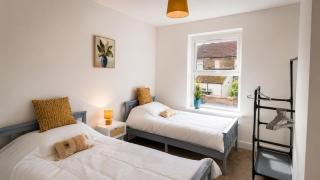 Cosy Treforest Terrace | Near University & Station - 2