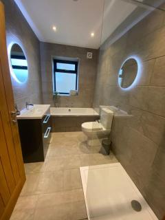 Modern balcony property, Sea views over Newgale - 6