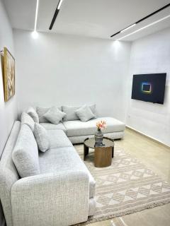 Casino Front Luxury Apartment 3 - 6