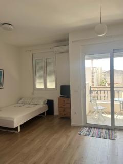 Studio Apartment with Sea View - 8