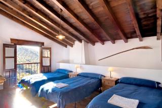 Elegant Villa in Granada with Pool and Garden - 5