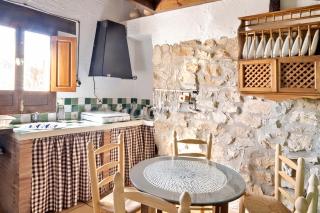 Elegant Villa in Granada with Pool and Garden - 7