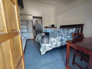 The Lantern Porch Guesthouse - 2