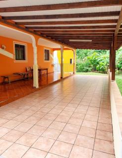 Maison charmante à Pointe Noire, vue montagne, jardin privé - 6