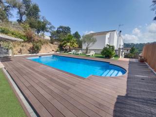 Bright Villa in Vidreres with Private Pool and Jacuzzi - 7