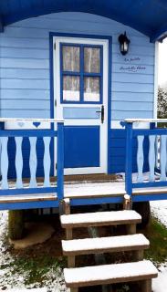 Charming Caravan Near Hamois with Garden - 1