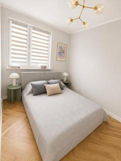 Golden Bay Derdowskiego 2 - 9