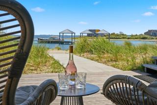 Villa 37 – Sea & Sand | Familievilla aan het strand met uitzicht over het water - 1