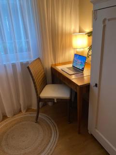 Steyr Mitte Cottage 1 Schlafzimmer und 1 Schlafkabinett parken im Garten - 1
