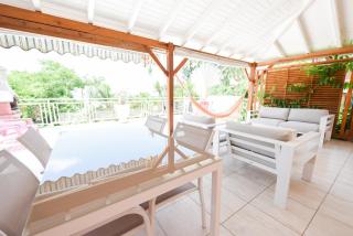 Maison en bord de mer à Pointe-Noire avec piscine partagée - 1