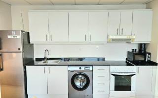 Refurbished Chic Studio with Great Amenities near JBR Beach & Marina Walk - 6