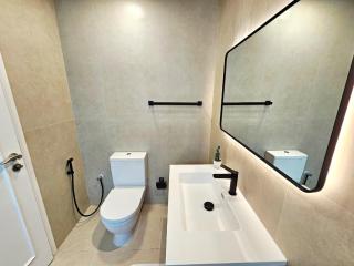 Refurbished Chic Studio with Great Amenities near JBR Beach & Marina Walk - 4