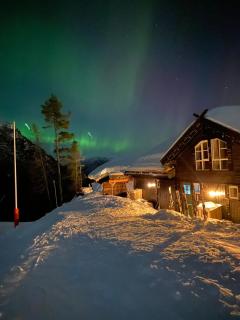 Jacuzzi & Sauna Hilltop Spa Cabin with River Views - 0