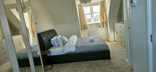 Spacious Luxurious Serviced Accommodation 7 - 9