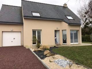 Maison chaleureuse à Bréville-sur-Mer avec jardin privé. - 0