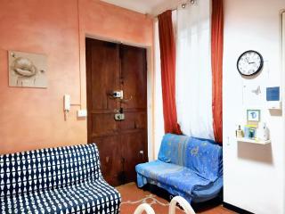 Charming Apartment in Genova with Private Parking, 70 sqm - 8