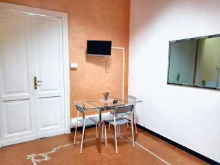 Charming Apartment in Genova with Private Parking, 70 sqm - 5