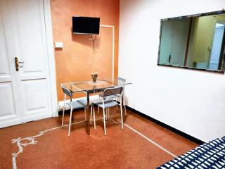 Charming Apartment in Genova with Private Parking, 70 sqm - 6
