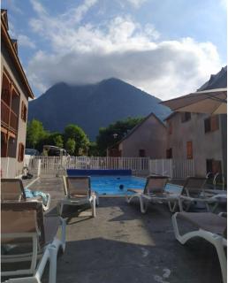 Appartement élégant à Cauterets - 48 m² - Piscine partagée - 9