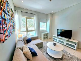Poolside Beautifully presented 1 Bedroom near JBR Beach - Sleeps 4 - 2
