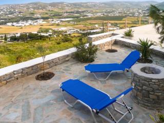 Charming House in Paros, 90 m² with Shared Pool - 3