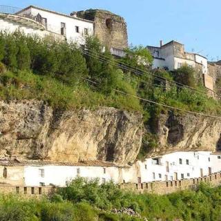 Charming Villa in Setenil de las Bodegas with Private Pool - 1