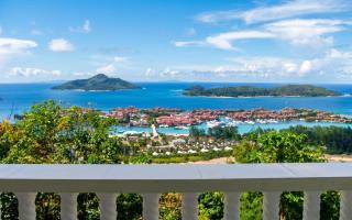 Elegant Villa with Sea View in Victoria - 8