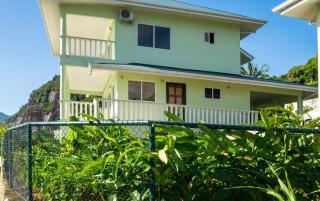 Elegant Villa with Sea View in Victoria - 4