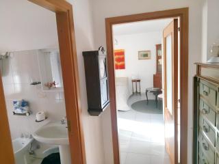 Charming Apartment in Vibo Valentia with Terrace, 60 m² - 4