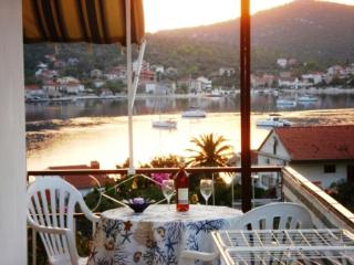 Charming apartment in Vinišće with parking included - 0