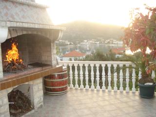 Charming apartment in Vinišće with parking included - 2