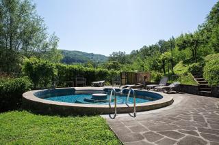 Comfortable house with pool in Castelnuovo di Garfagnana - 9